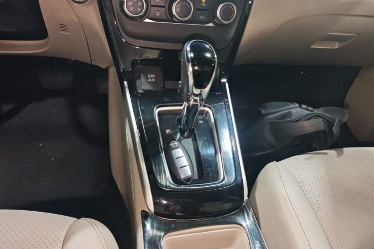 Used Nissan Sylphy 2018 1.6XV CVT Deluxe Edition Gear Lever