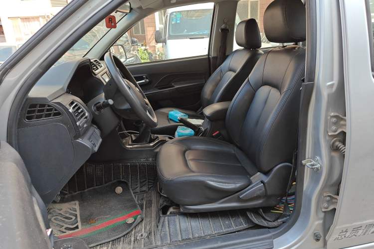 Used Great Wall Wingle 5 2017 2.4L European-spec Gasoline 2WD Elite Model with Big Double Cab – 4G69S4N
