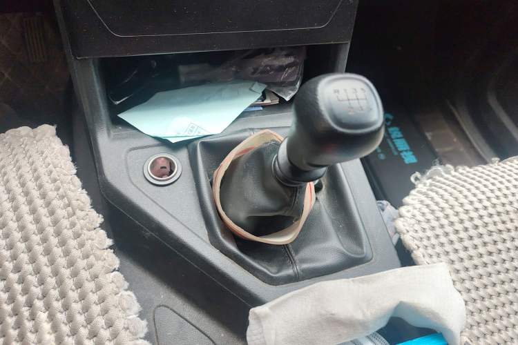 Used Wuling Hongguang PLUS 2019 1.5T Manual Wealthy Version 2 Seats Gear Lever