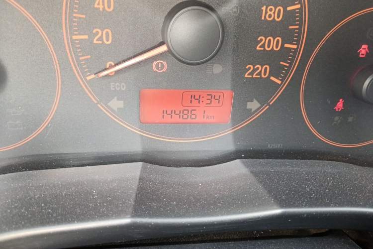 Used Honda Greiz 2016 1.5L Manual Classic Edition Odometer Close Up