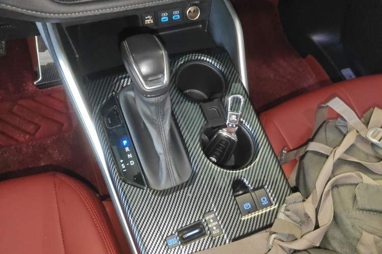 Used Toyota Highlander 2022 Dual-Engine 2.5L Four-Wheel Drive Prestige Version 7 Seats Gear Lever