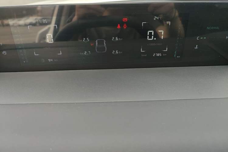 Used CHANGAN Eado 2025 Blue Whale 1.5T 500Bar Prestige Model
