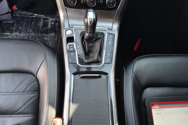 Used Volkswagen Passat 2017 330TSI DSG Luxury Edition
