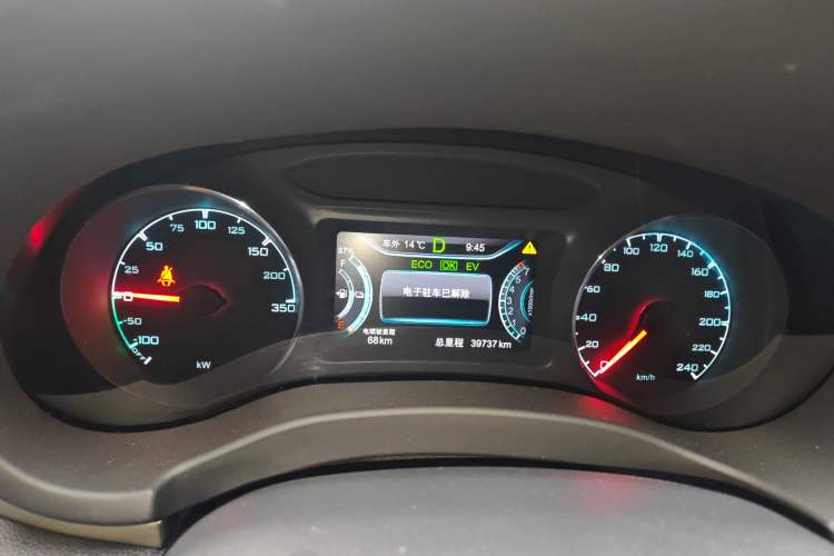 Used BYD Song New Energy 2017 Song DM 1.5TID All-Wheel Drive Luxury Model Instrument Cluster