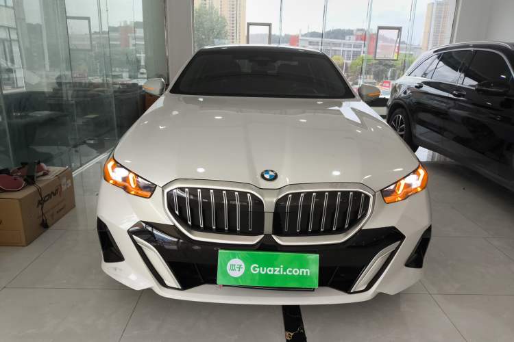 Used BMW 5 Series 2024 525Li M Sport Package Front