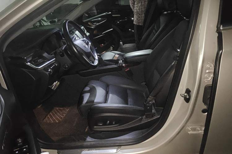 Used Cadillac XTS 2013 28T Leading Model