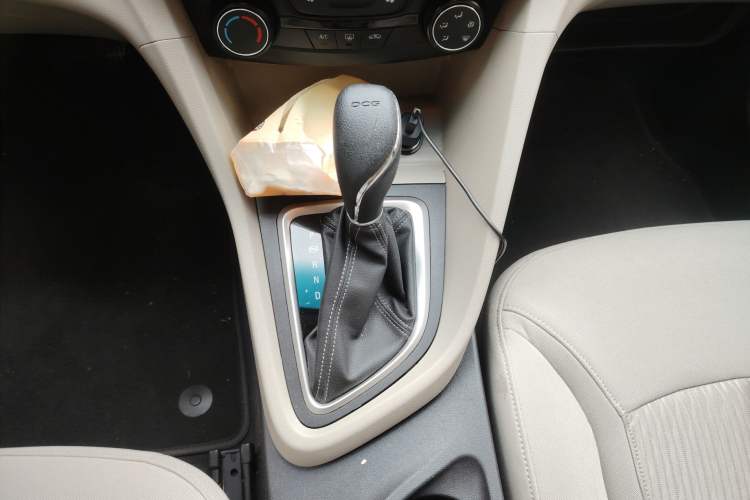 Used Buick GT 2019 15T Dual-Clutch Advanced Version China VI Standard Gear Lever