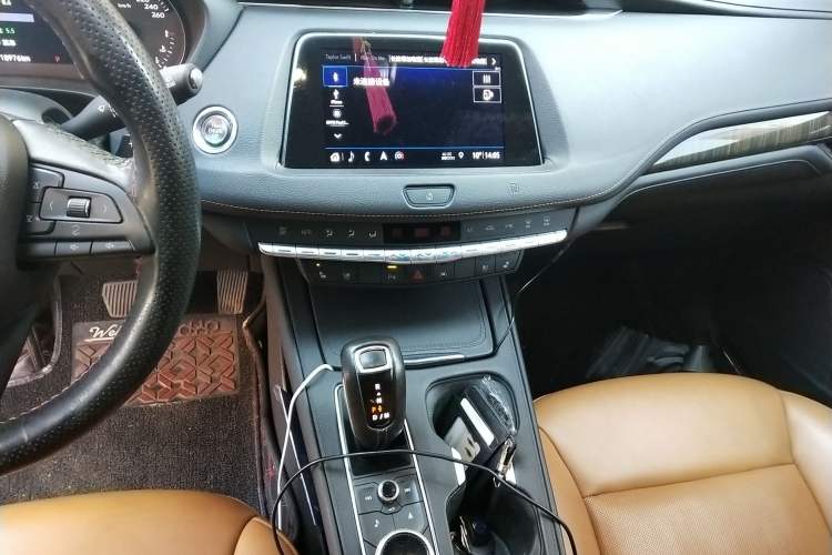 Used Cadillac XT4 2018 28T 4x4 Platinum Edition