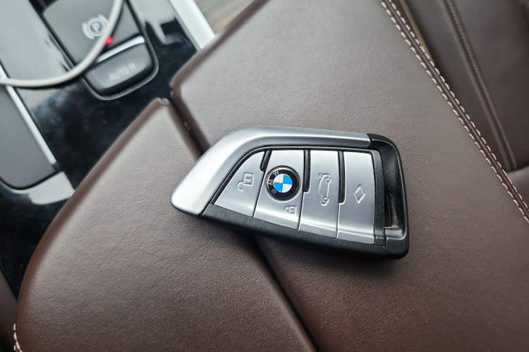 Used BMW 5 Series 2018 Facelifted 530Li Luxury Edition Premium Package

