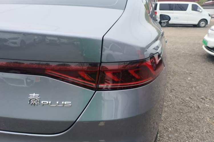 Used BYD Qin PLUS 2024 HONOR Edition DM-i 55KM Leading Model Right Rear Taillight