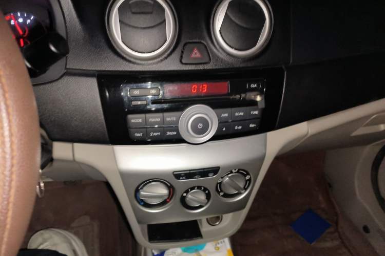 Used Changan Alsvin V3 2012 1.3L Manual Luxury Version China IV Standard