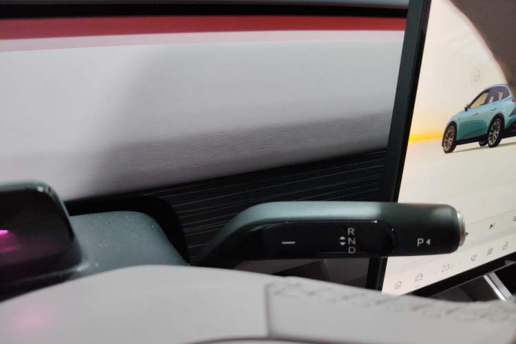 Used ONVO L60 2024 60 kWh Rear-Drive Version Gear Lever