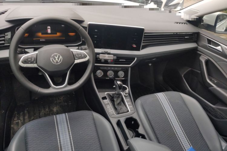 Used Volkswagen Sagitar 2023 300TSI DSG Flyover Edition Center Console