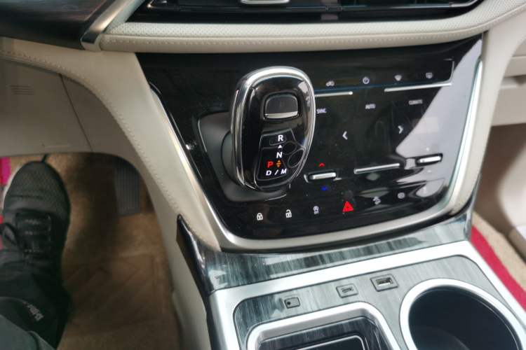 Used Buick GL8 2023 ES Lu Zun Comfort Model
