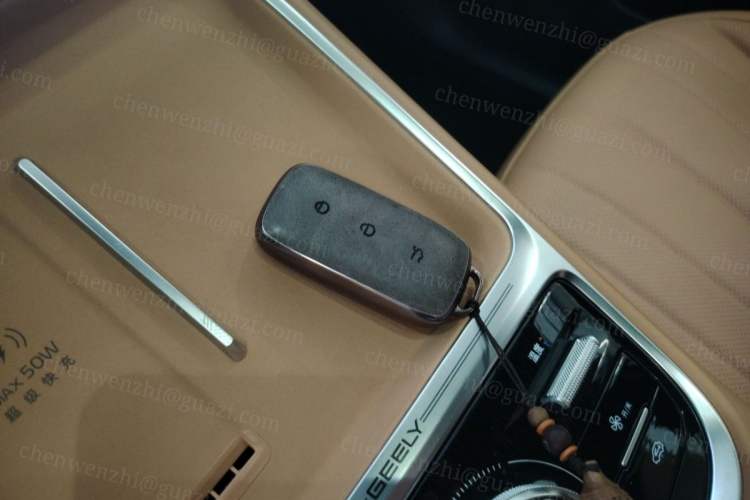 Used Geely Galaxy Galaxy Xingjian 7 EM-i 2025 120km Exploration+ Version
