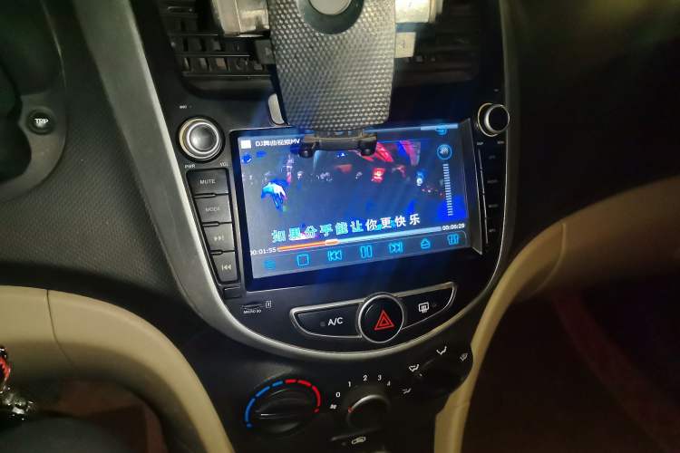 Used Hyundai Verna (older generation) 2016 1.4L Manual Smart GLS Trim
