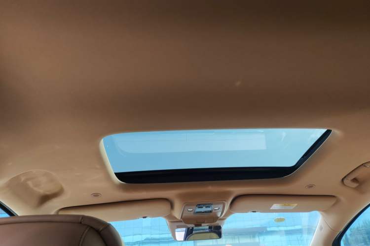 Used Denza D9 2025 DM-i Intelligent Drive 1020 Four-Wheel Drive Flagship Model Headliner