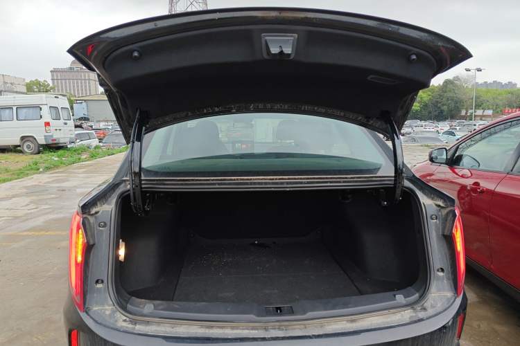 Used Hongqi E-QM5 2021 Online Booking Charging Basic Edition 5 Seats