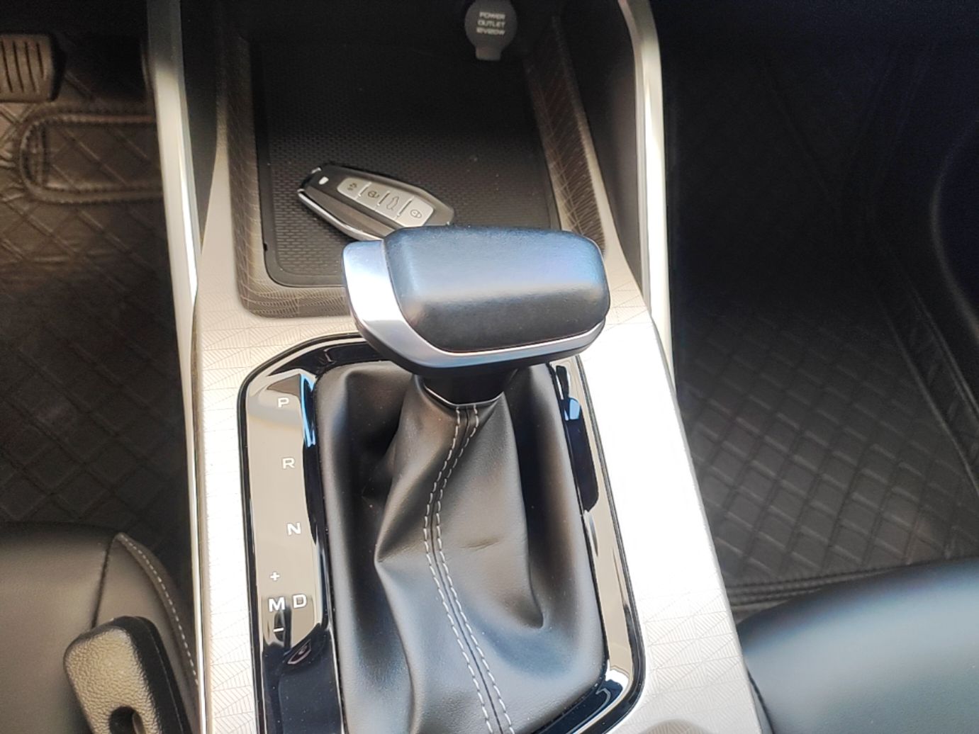 Geely Auto Emgrand 2025 4th Generation 1.5L CVT Luxury Version — снимка 16