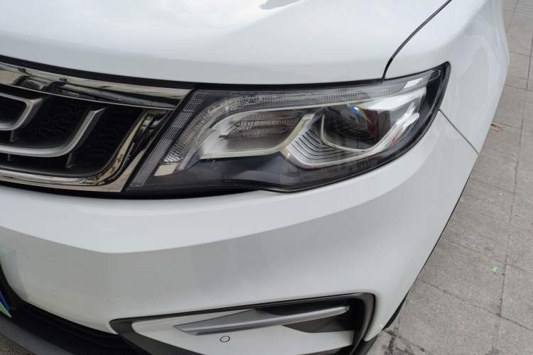 Used Geely Auto Emgrand X7 Sport 2018 1.8TD Automatic Two-Wheel Drive Smart Connect 4G Internet Edition
