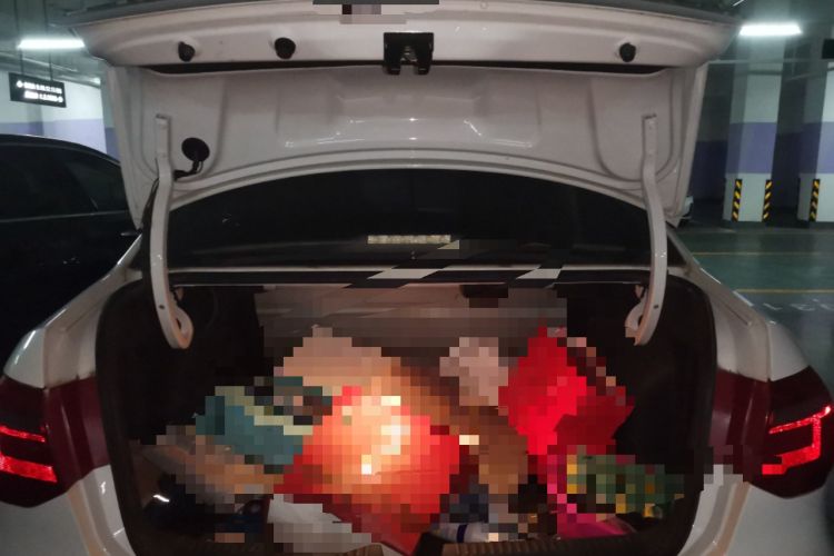 Used Volkswagen Jetta 2015 Value Edition 1.6L Manual Fashionable Style Trunk