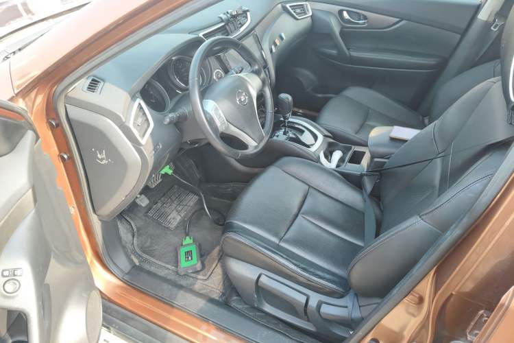 Used Nissan X-Trail 2015 2.0L CVT Comfort MAX Edition 2WD
