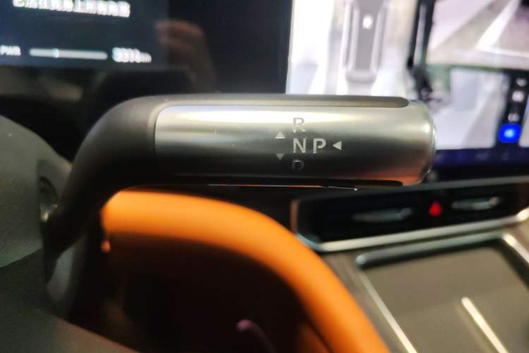 Used Hima AITO M9 2025 Extended-Range Ultra Version 52 kWh 6-Seater Gear Lever