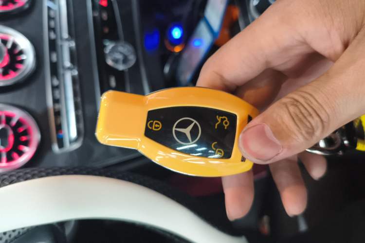 Used Mercedes-Benz C-Class 2017 C 200 L Sport Edition Vehicle Key