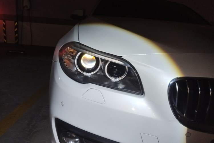 Used BMW 5 Series 2014 525Li Leading Model Right Front Headlight