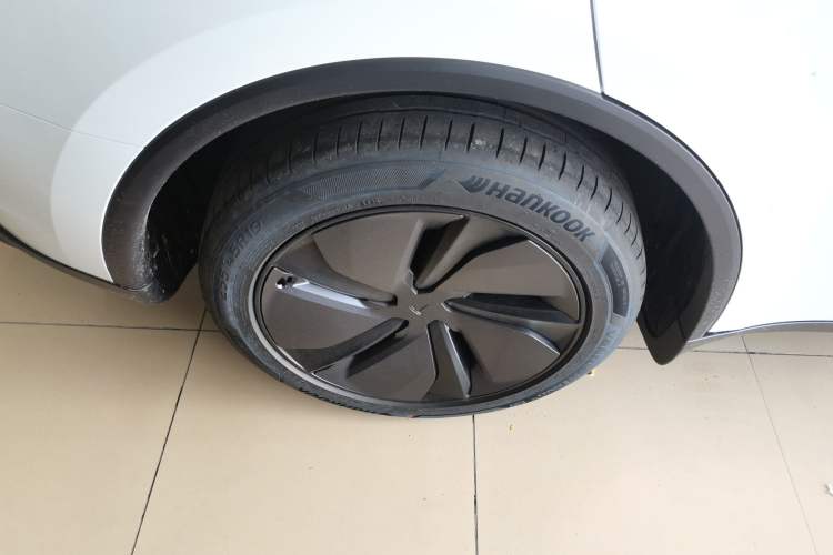 Used Tesla Model Y 2025 Updated Version Long-Range All-Wheel Drive