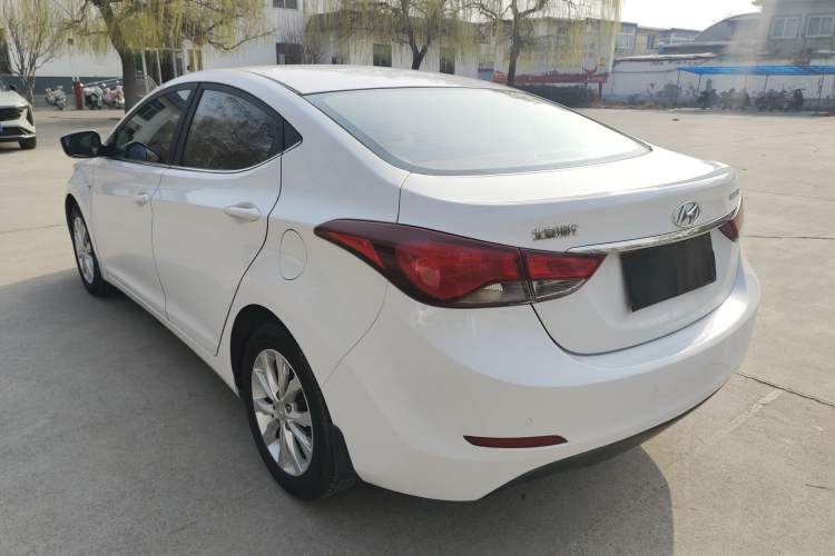 Used Hyundai Elantra (5th Generation / Langdong) 2016 1.6L Automatic Smart Version
