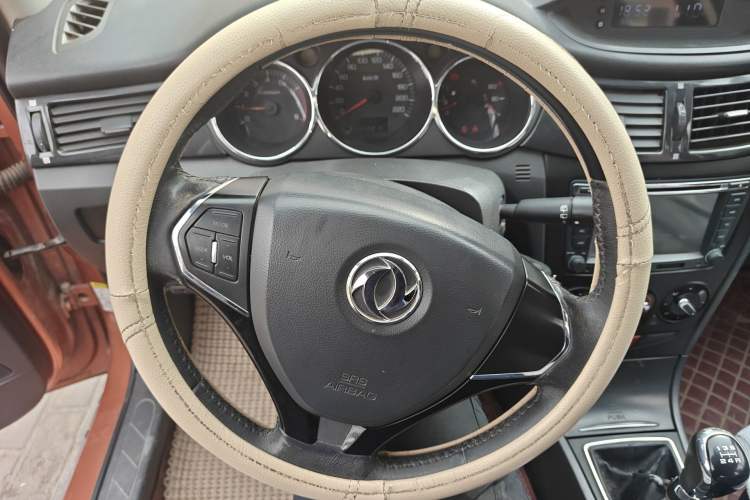 Used Dongfeng Aeolus H30 2014 CROSS 1.6L Manual Zunyi Model Steering Wheel