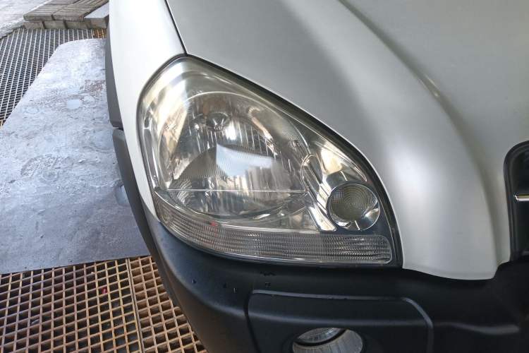 Used Hyundai Tucson 2009 2.0L Manual Two-Wheel Drive Fashion Edition