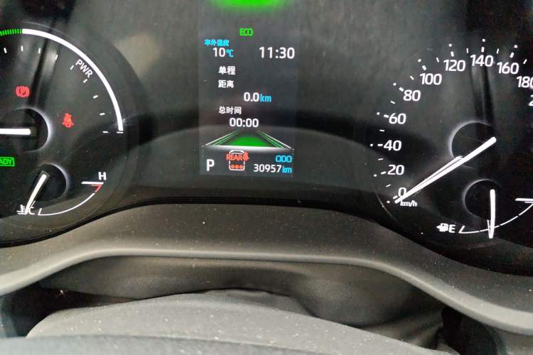 Used Toyota SIENNA 2024 2.5L Hybrid Comfort Edition Odometer Close Up