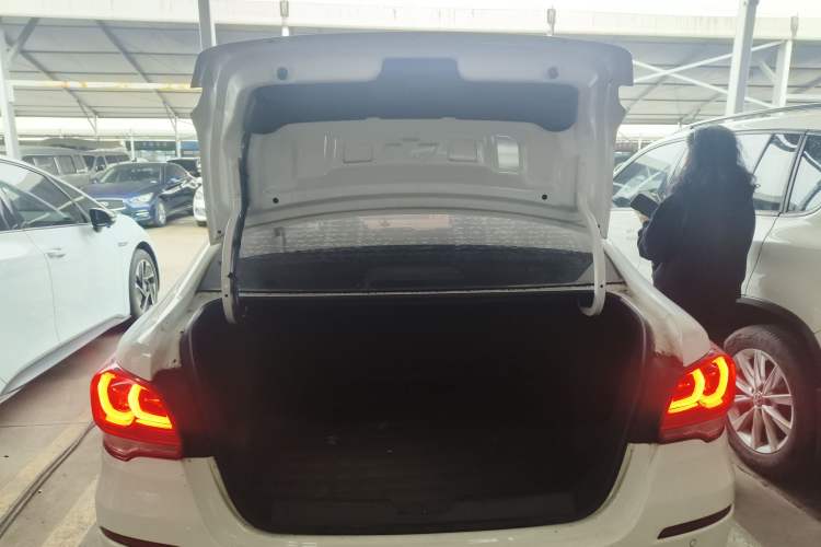 Used Chevrolet Cavalier 2019 320 Automatic Xinyue Edition Trunk