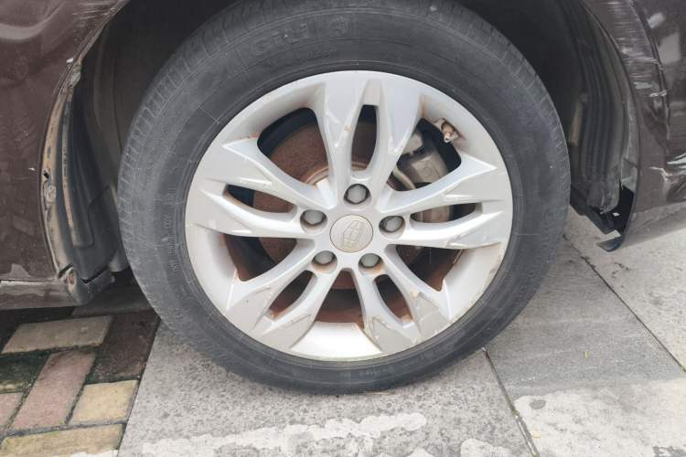 Used Geely Auto Emgrand 2015 Sedan 1.5L CVT Upward Version Right Front Wheel Hub