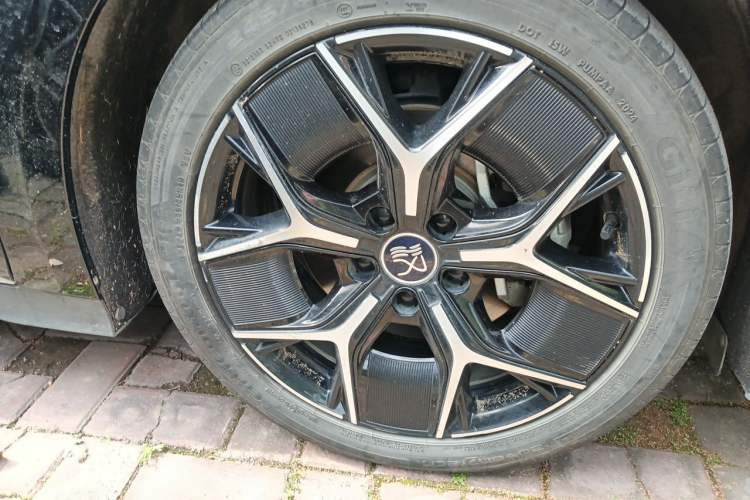 Used BYD Han 2024 EV Glory Edition 605KM Front-Wheel-Drive Premium Model
