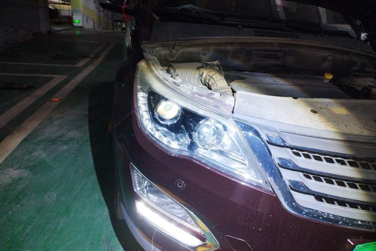 Used Baojun 560 2016 1.5T Manual Luxury Model Right Front Headlight