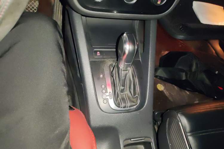 Used Volkswagen Scirocco 2015 2.0 TSI Luxury Edition Gear Lever