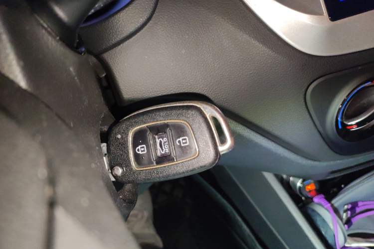 Used Hyundai Verna (new generation) 2016 1.4L Automatic Cool Edition GLS Vehicle Key