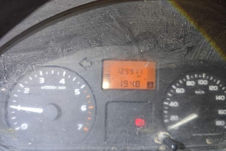 Used Wuling Rongguang 2011 1.2L Base Version
