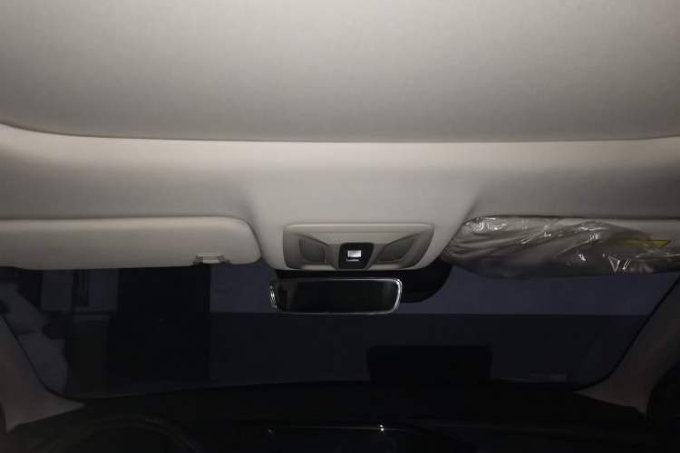 Used Dongfeng Aeolus Huge 2022 Mach Dual-Motor 1.5T MHD Dare-to-Dream Edition Headliner