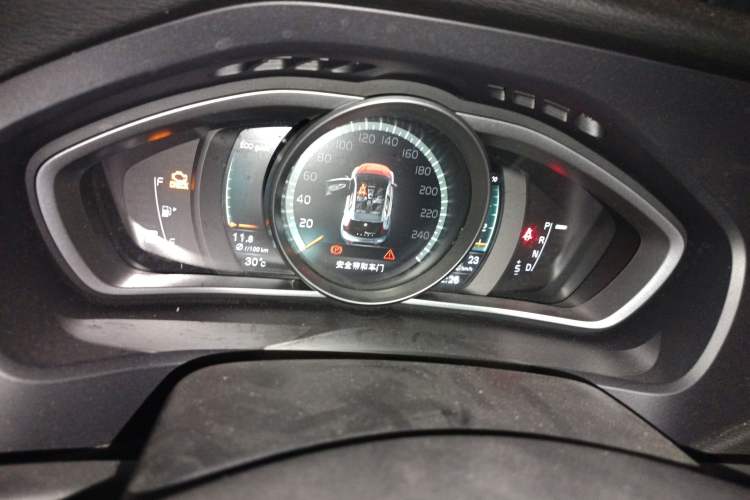 Used Volvo V40 2017 T3 Zhiyi Edition