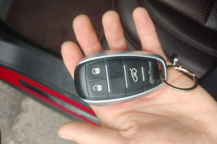 Used Alfa Romeo Stelvio 2017 2.0T 200HP Luxury Edition
