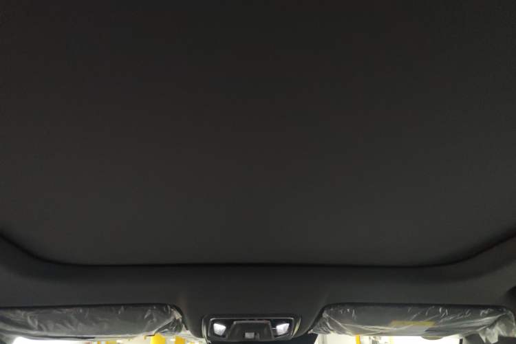 Used Oshan Z6 New Energy 2023 ZhiDian iDD 150KM Flagship PLUS Smart Parking Edition