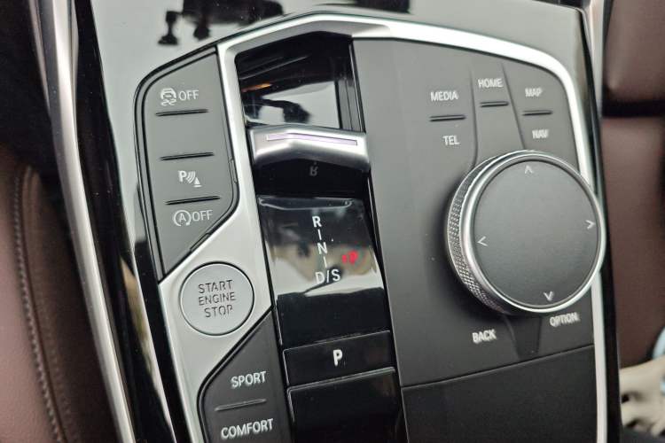 Used BMW 3 Series 2024 320i M Sport Package Gear Lever