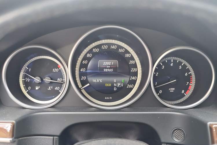 Used Mercedes-Benz E-Class 2015 Facelift E 200 L