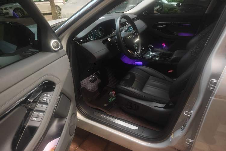 Used Land Rover Range Evoque 2023 Aurora L 249 PS Luxury Edition
