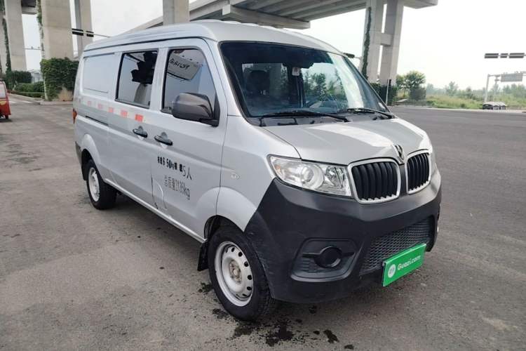 Used Jinbei Hiace X30 2023 1.5L Super-Enjoyment Van 2/5 Seats Non-Air-Conditioned Version SWC15M