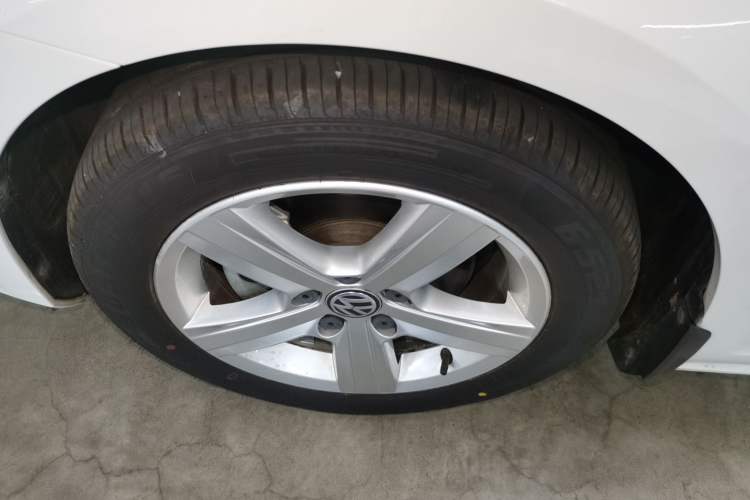 Used Volkswagen Golf 2017 230TSI Automatic Comfort Edition – Celebrating Milestone of One Million Units Exterior 4